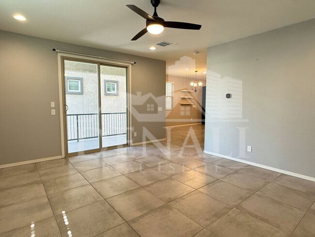 Photo - 731 W Winchester Dr