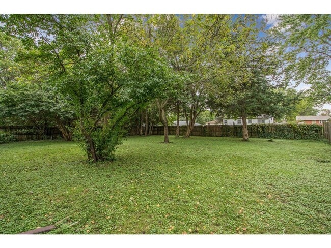 Photo - Darling 3 bedroom home in Greenfield Plaza neighborhood