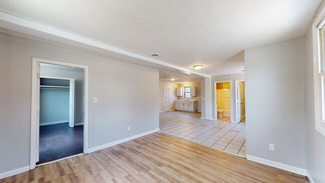 Photo - 7023 Clark Ave Unidad Front Lower