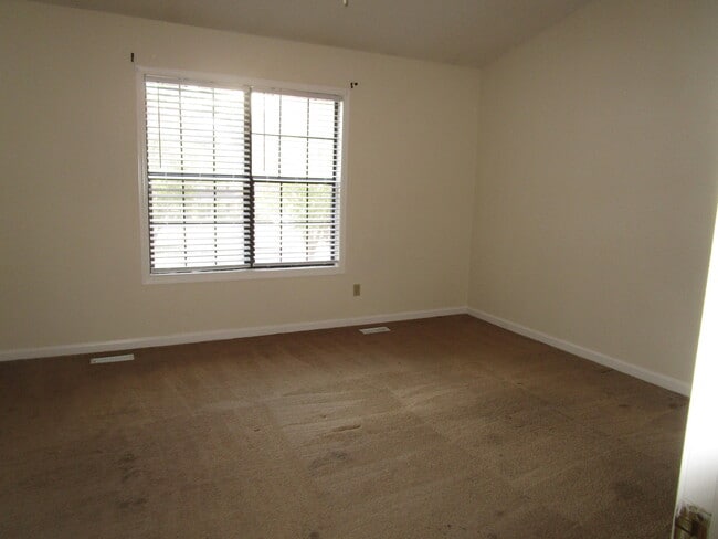 Photo - 645 Archdale Dr