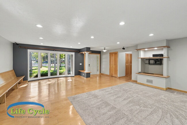 Photo - 4395 Shady Oak Ct