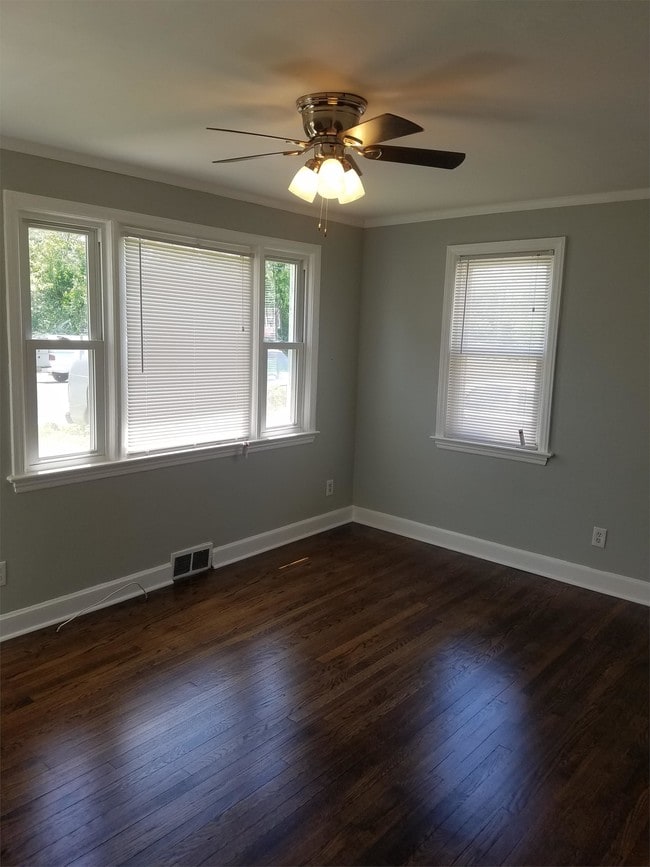 Photo - 215 W 3rd St