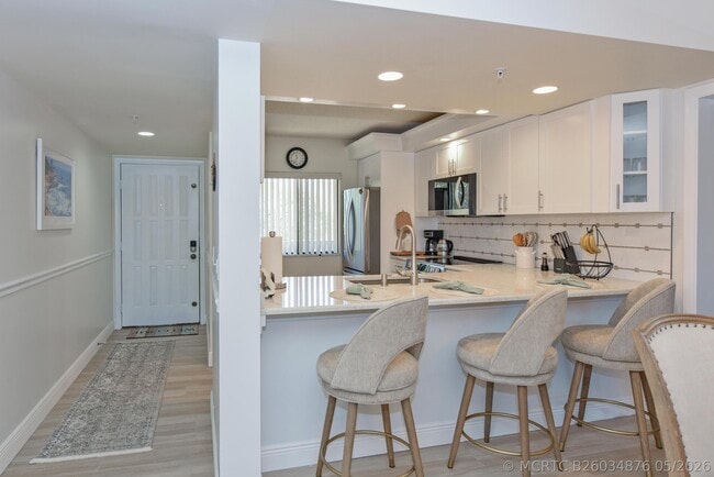 Photo - 901 Seafarer Cir Unit 302