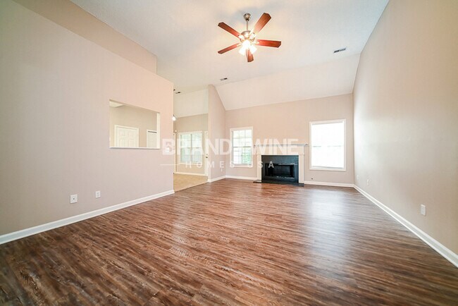 Photo - 6366 Wellesley Dr