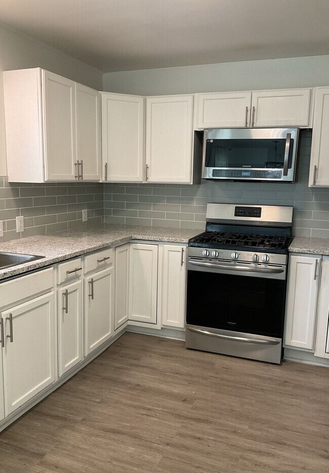 Photo - HUD APPROVED - FIRST MONTH FREE RENT - AVA...