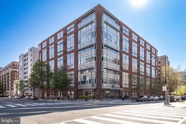 Building Photo - 1300 N Street NW-#106 Unit #106