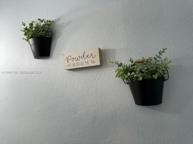 Photo - 2452 Taylor St