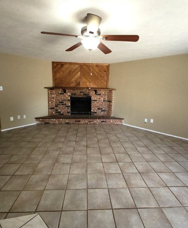 Photo - 3 Bedr/ 2 bath Beautiful Home in Hockley, TX - A Tranquil Country Retreat with Modern Convenience