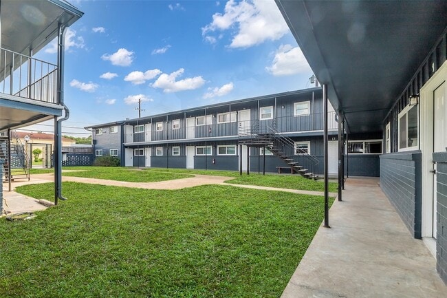 Photo - 4706 Yellowstone Blvd Unit 12
