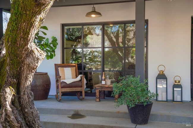 Photo - 1811 Hillview Pl