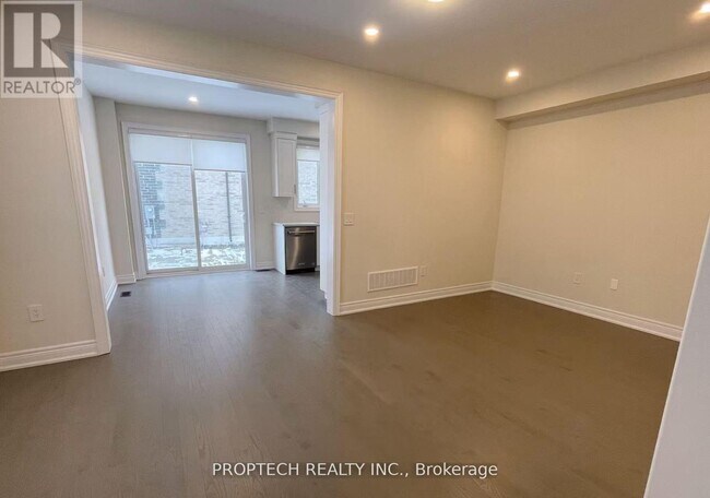 Photo - 2 Schmeltzer Cres