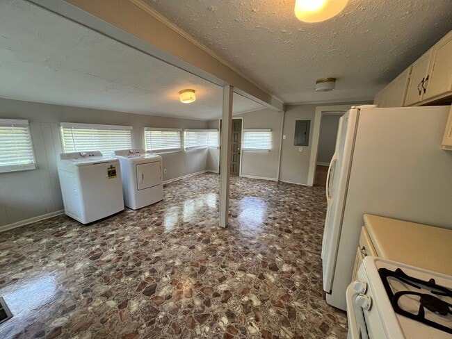 Photo - 2 bed 1 bath house