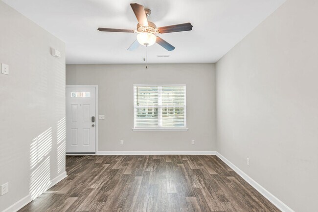 Photo - 10 Jaydn Dr W