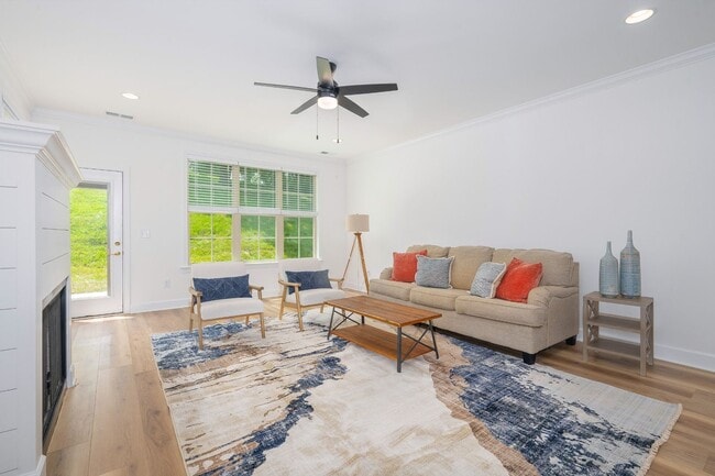 Photo - FOR LEASE - NEW BUILD TOWNHOME LOCATED IN ...