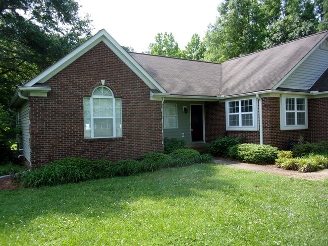 Photo - COMING SOON!! 3 Bedroom 2 Bath Home on over 1 Acre in York with Clover Schools