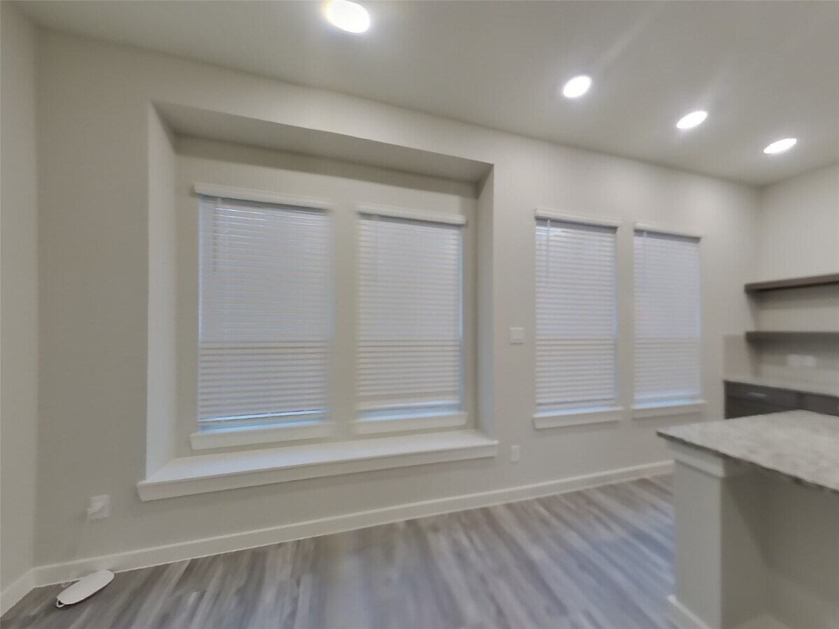 Photo - 9835 Willow Creek Commerce Dr Unit 610