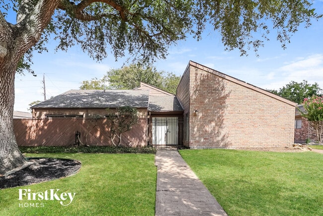 Building Photo - 7311 Las Brisas Dr Rental