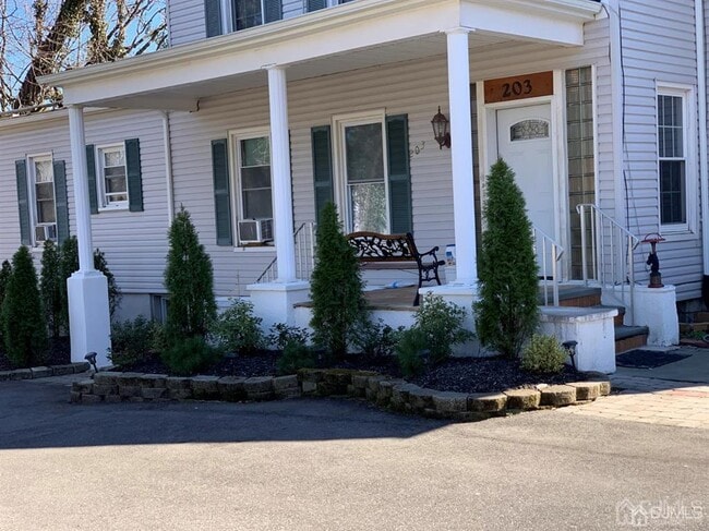 Photo - 203 Woodbridge Ave Unit 1