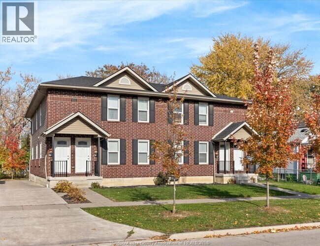 Photo - 528 Chippawa St