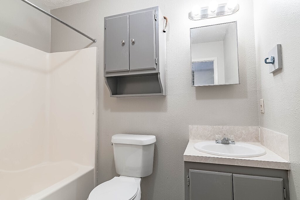 Photo - 1009 Washington St