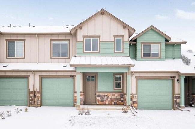 Photo - Spacious 3 Bedroom, 3 Bath Townhome located in Arapahoe County available for Summer Move In for t...