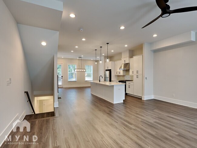 Photo - 2461 Sycamore Rd NW