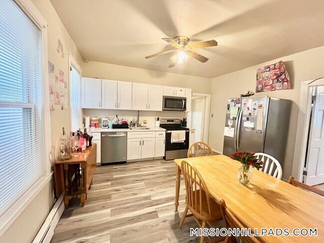 Photo - 19 Sachem St Unit 1