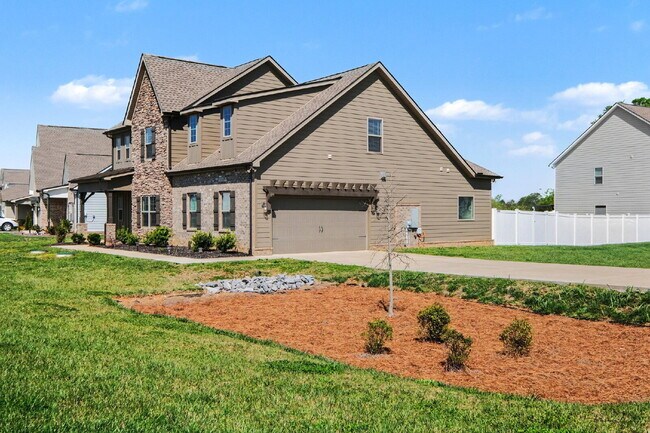 Photo - "Spacious 4-Bedroom Retreat with 3.5 Baths in Charming Mt. Juliet!" Beautiful
Almost 1/2 Acre Lot...