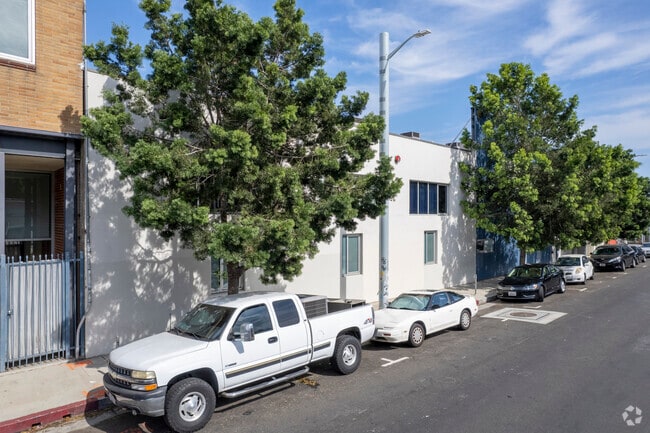 120-130 Hewitt St