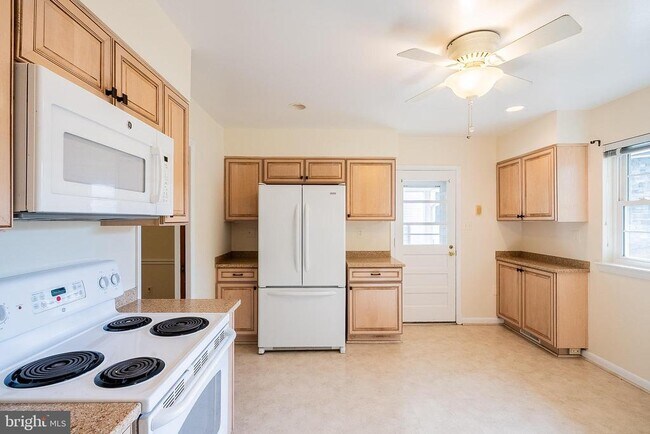 6608 Fairlawn Dr