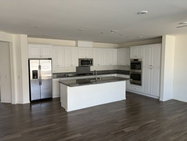 29626 Edgemere Wy