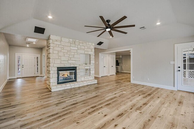 Photo - 11 Brookhollow Dr