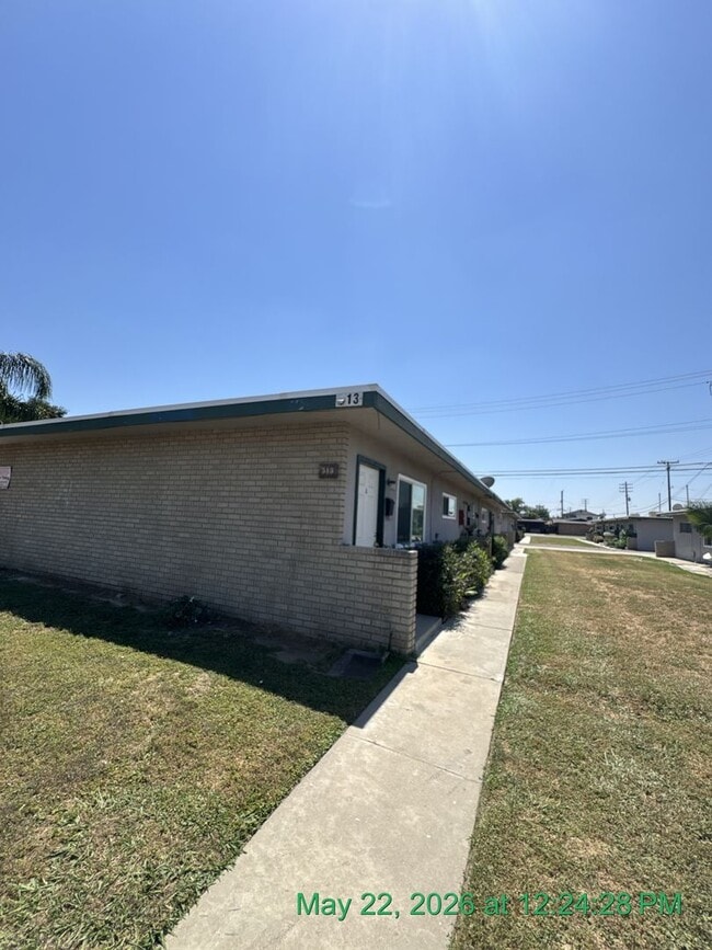 Building Photo - 3236 Unit A