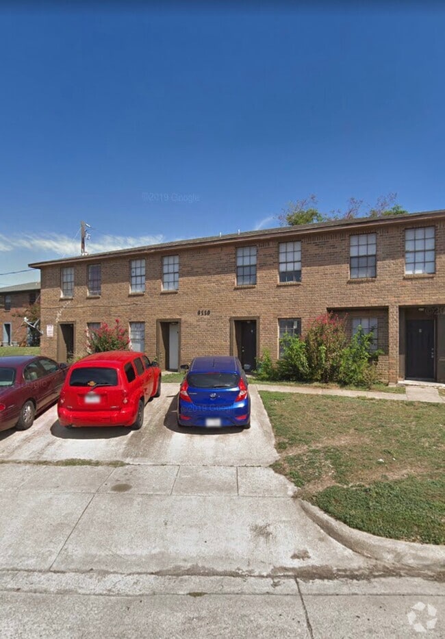 Building Photo - 8110 Foxfire Ln Unit B Rental