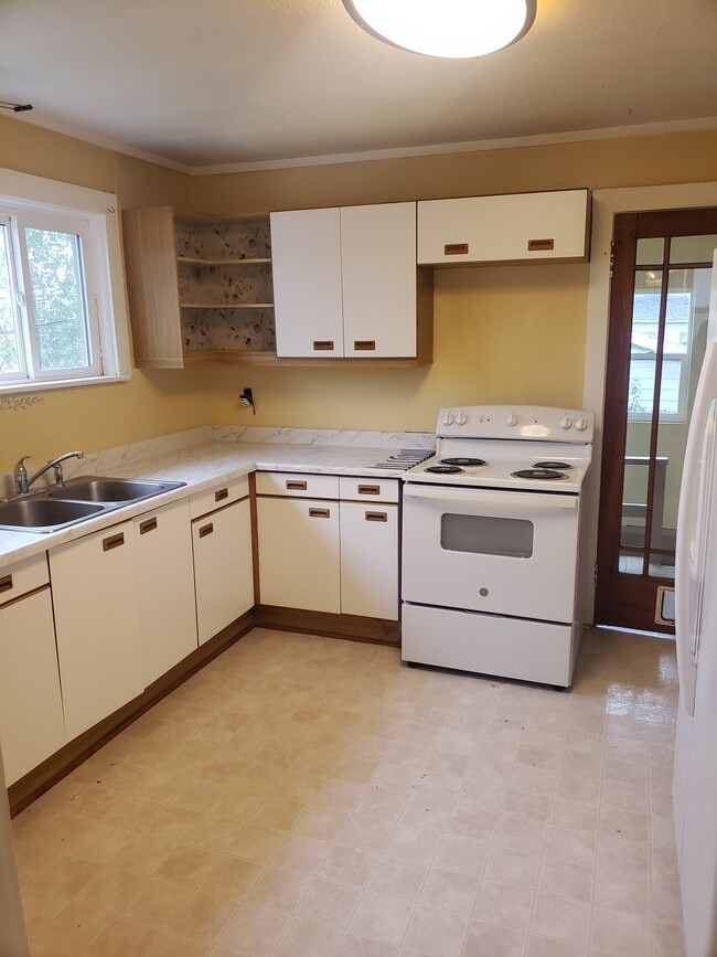 Photo - 324 E 7th Ave