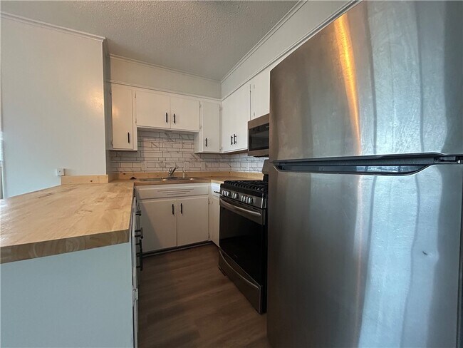 Photo - 969 W Holly St Unit 5