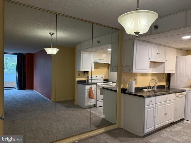 Photo - 5911 Edsall Rd Unidad 601