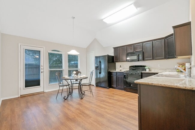 Photo - 967 Oak Terrace Dr