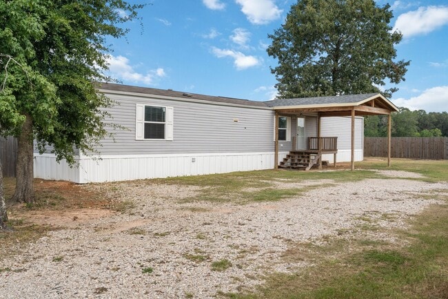 Photo - 16543 Tremont Dr