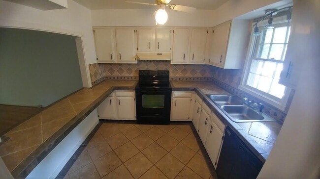 Photo - 2 BR / 2.5 BA Condo on Forest Hill. Pets Considered. Available Now!
