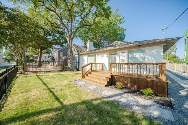 East Dallas Bungalow - East Dallas Bungalow Casa