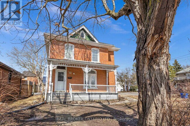 Photo - 52 Victoria Ave