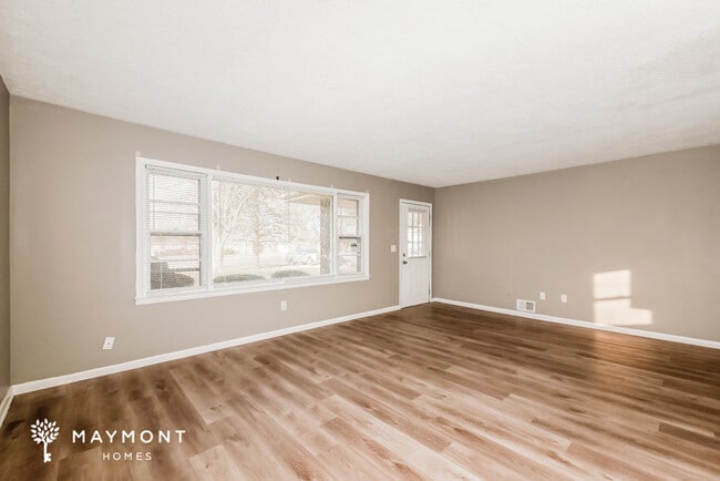 Photo - 709 Ernie Lu Ave