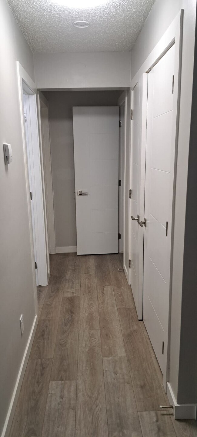 Photo - 8303-100 100 St NW Unit 3