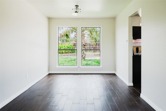 Photo - 2637 Austin Dr