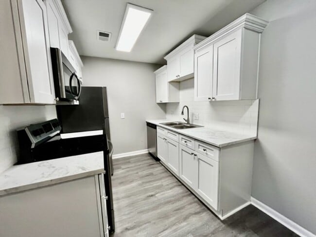 Photo - 711 Melody Ln Unidad B1