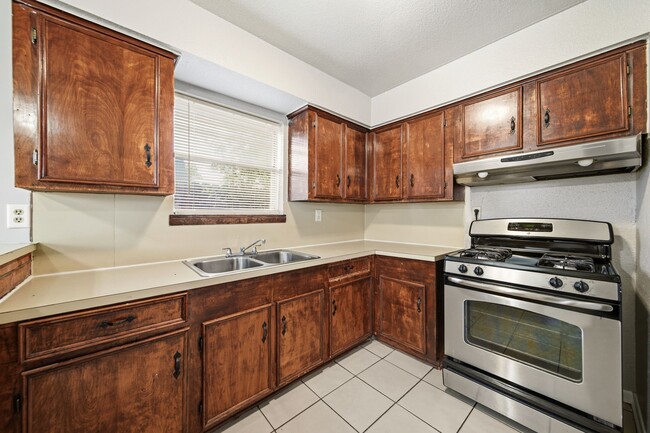 Photo - 6116 Octavia St