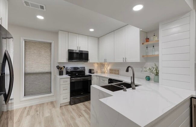 Photo - 735 Sandpiper Pl