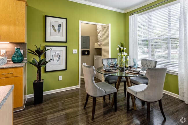 2BR, 2BA - 1,302 SF - The Enclave