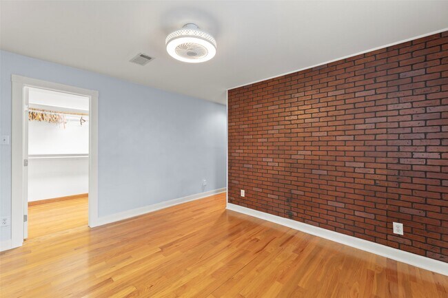 Photo - 2209 Portsmouth St